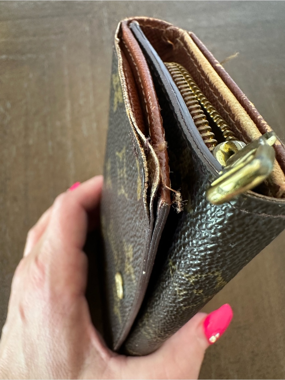 Louis Vuitton Vintage Porte-Monnaie Tresor Wallet
**Price is firm*** - Picture 9 of 16